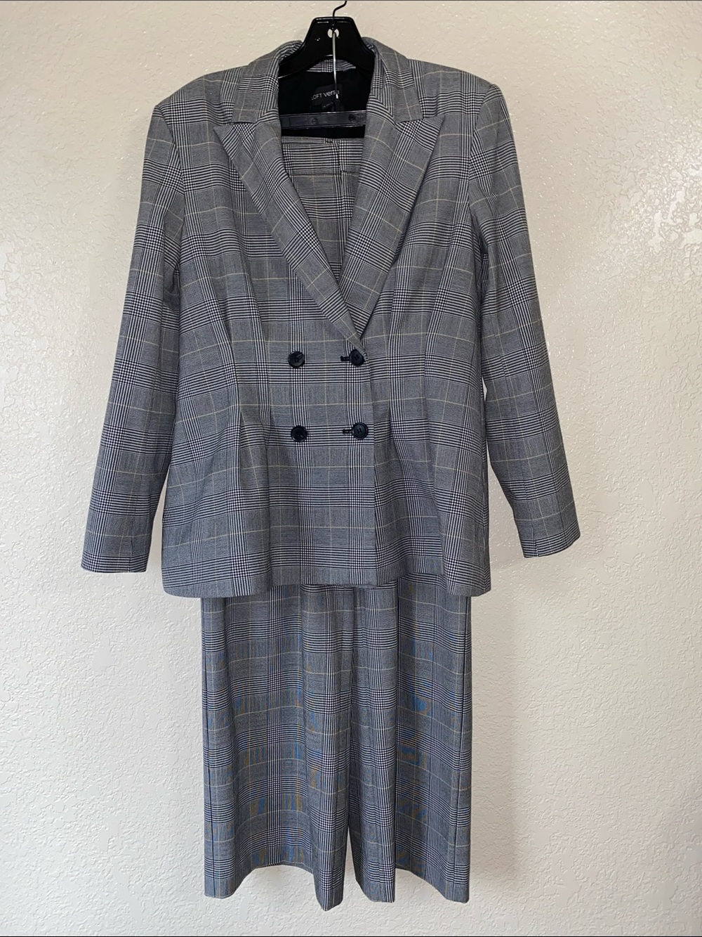Ladie’s Plaid Suit
